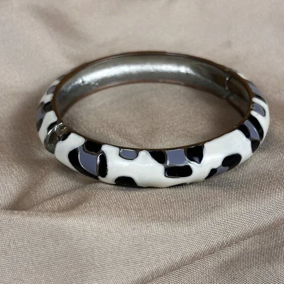 LEOPARD PRINT ENAMEL CLAMPER HINGE Bangle BRACELET Black White Gray Jewelry A7 - Picture 5 of 6